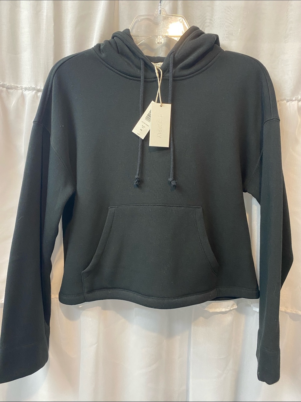Z Supply Black Cropped Drawstring Hoodie with Kangaroo pocket 🌻